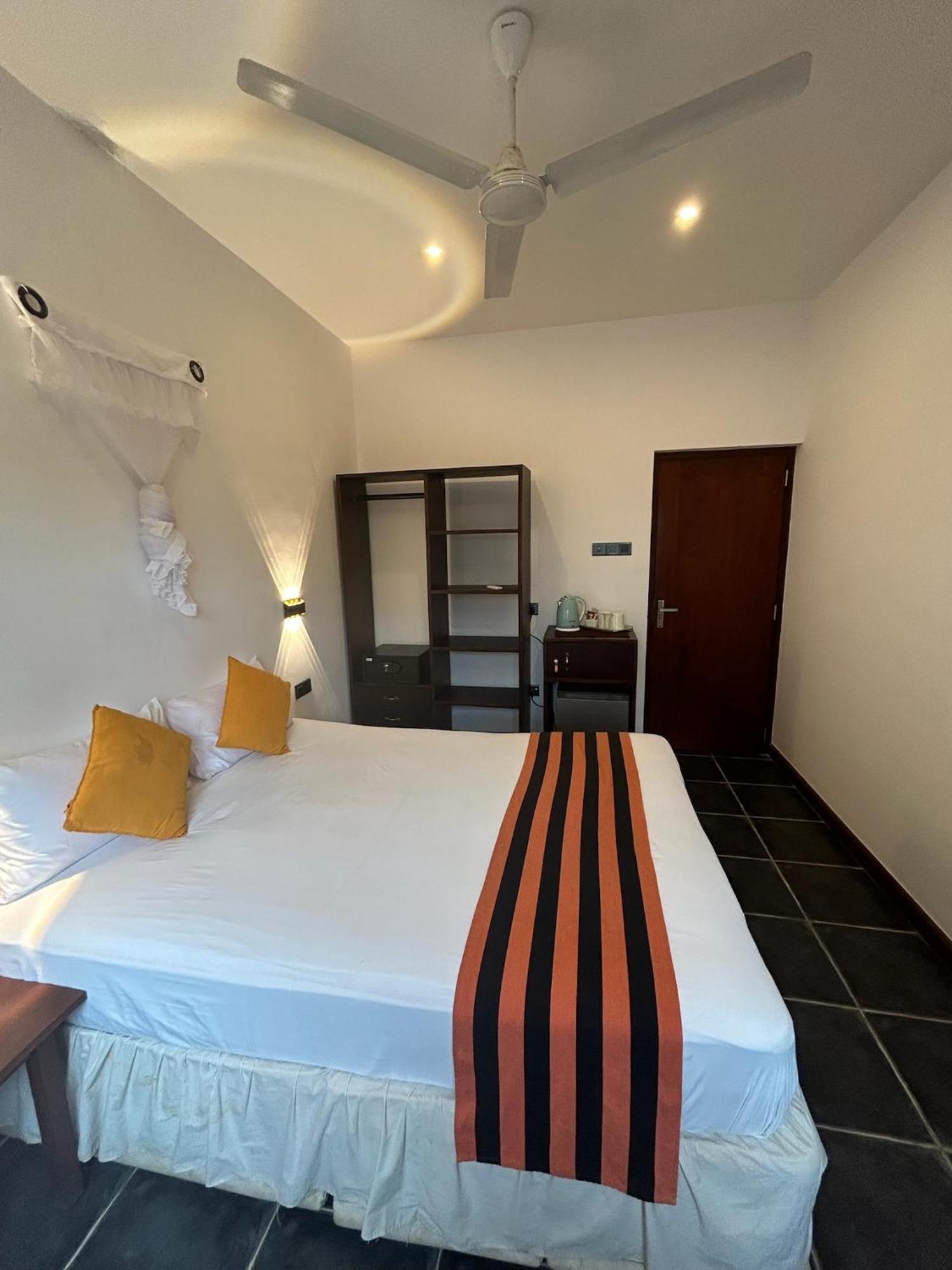 Reef Bungalow Hotel Pamunugama Экстерьер фото