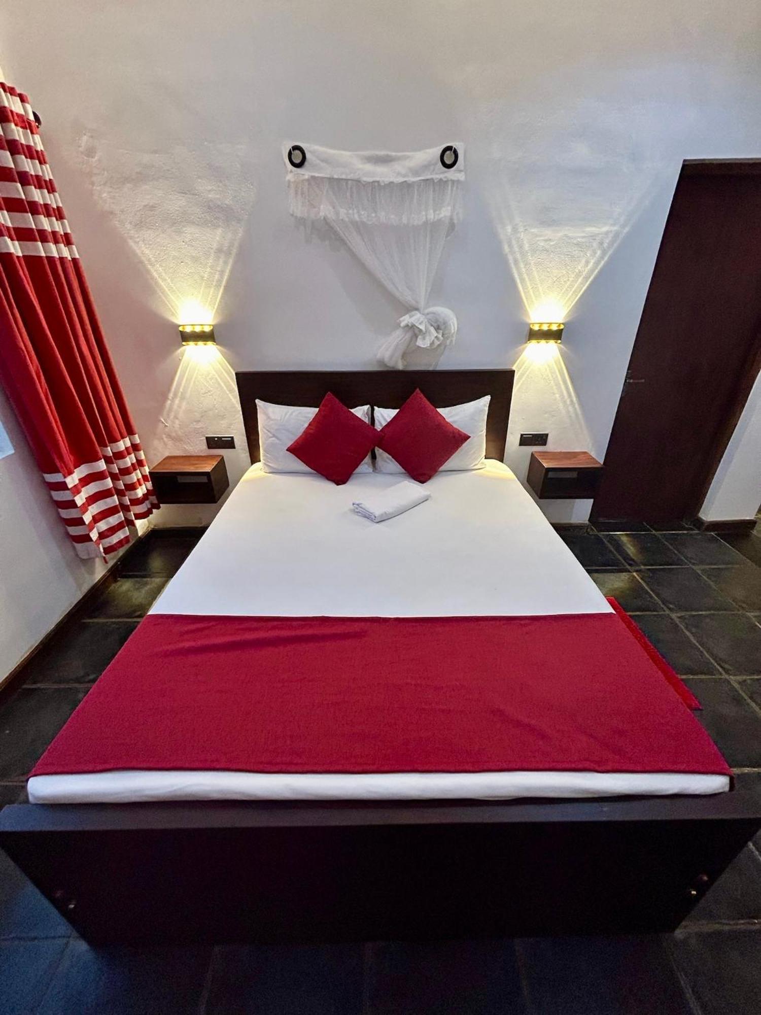 Reef Bungalow Hotel Pamunugama Экстерьер фото