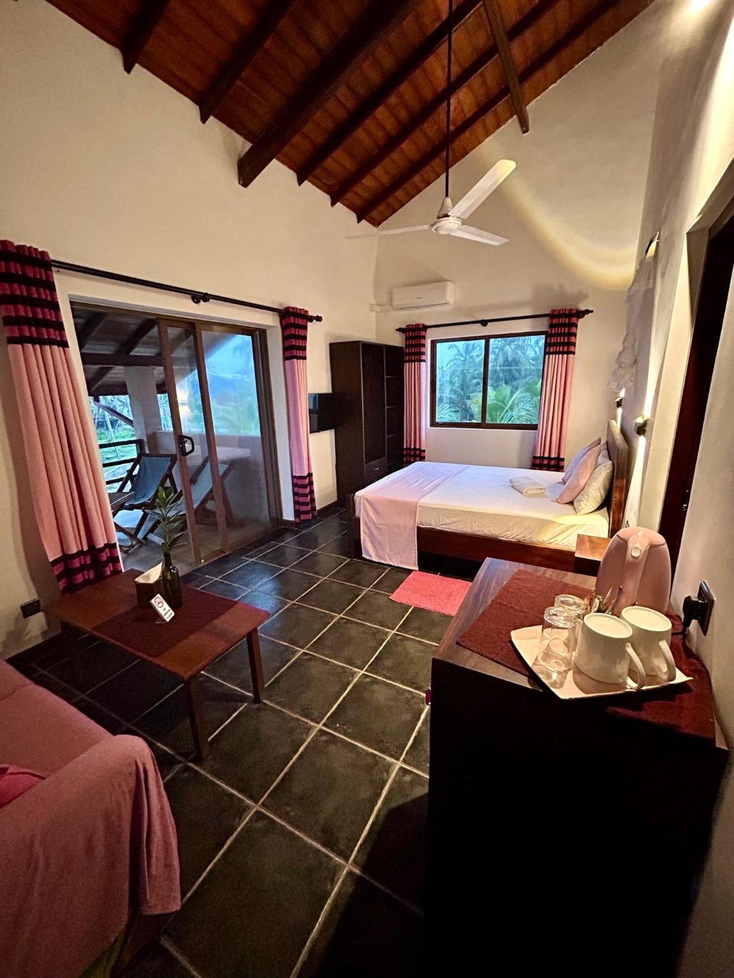Reef Bungalow Hotel Pamunugama Экстерьер фото